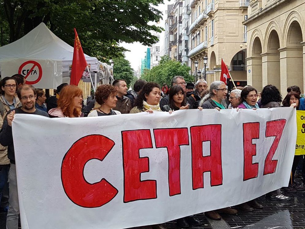 Fotos y vídeo de las movilizaciones contra el CETA en Euskadi y Navarra