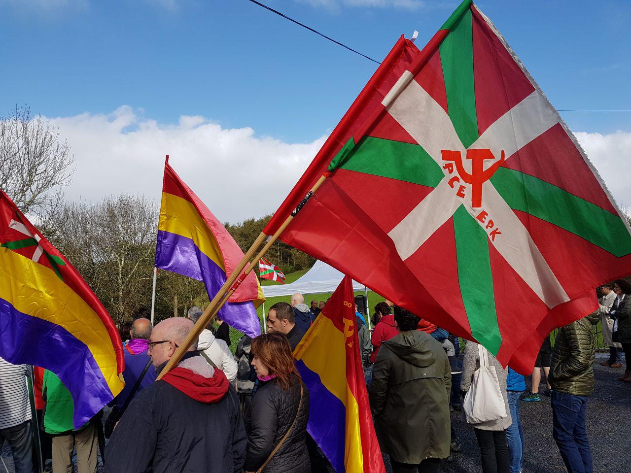 El Partido Comunista de Euskadi-EPK reivindica la Tercera República en el acto de homenaje a los fusilados en Pikoketa.