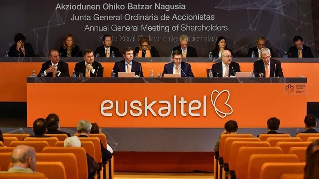 El PCE-EPK considera que la historia de Euskaltel es la historia del modelo PNV-PSE al servicio del capital y defiende la propiedad pública de empresas estratégicas.