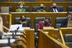 El Parlamento Vasco rechaza la creación de una empresa pública de energía propuesta por Elkarrekin Podemos-IU.