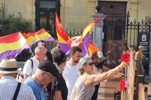 Actos de memoria antifranquista en Gasteiz y Donostia en el 86 aniversario del golpe fascista.