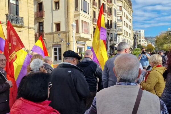 El movimiento republicano se moviliza en Euskadi el día de la constitución para reivindicar la III República.